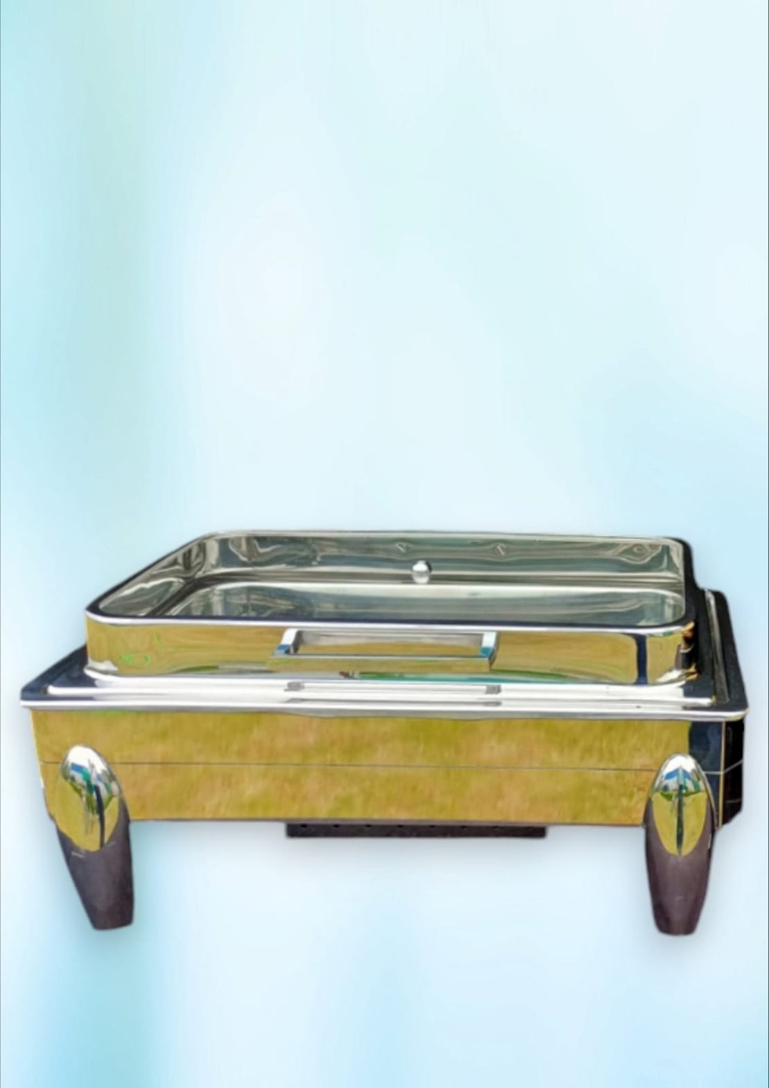 Gold snacks warmer station