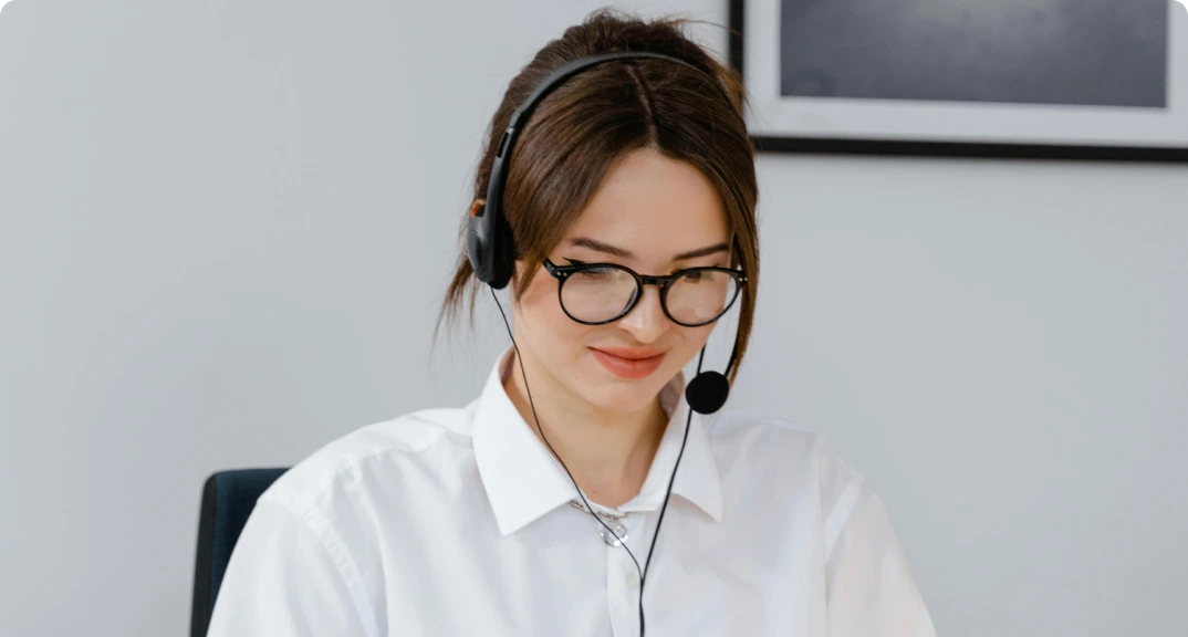 24/7 guest support included in our Airbnb management services for property owners and landlords.